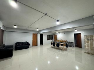For rent 10 bedrooms office in Huai Khwang, Bangkok
