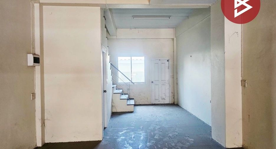 À vendre 3 chambres local commercial à Bang Nam Priao, Chachoengsao