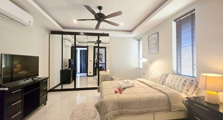 For sale 4 bedrooms villa in East Pattaya, Pattaya