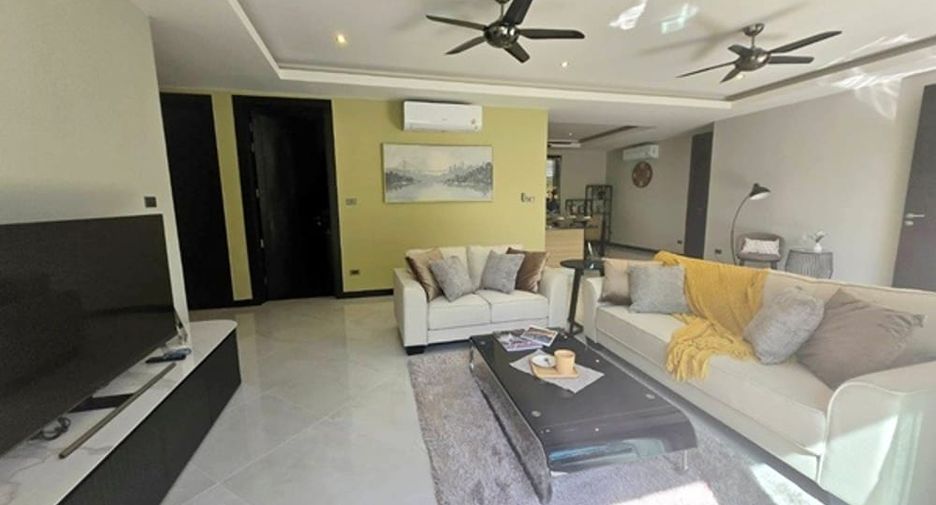 For sale 4 bedrooms villa in East Pattaya, Pattaya