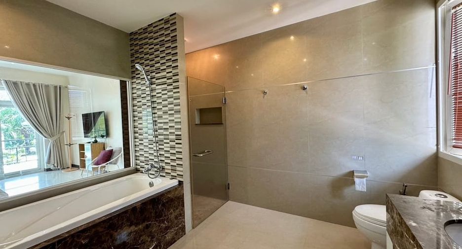 For sale 4 bedrooms villa in Jomtien, Pattaya