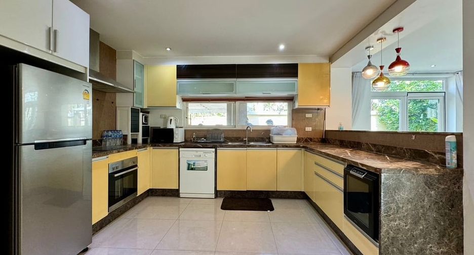 For sale 4 bedrooms villa in Jomtien, Pattaya