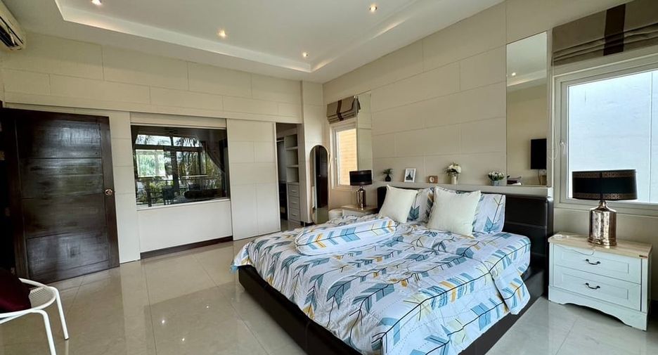 For sale 4 bedrooms villa in Jomtien, Pattaya
