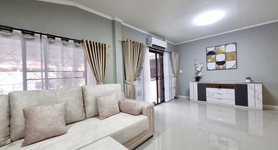 For sale 4 bedrooms villa in East Pattaya, Pattaya