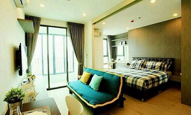 Wohnung zur Miete mit 1 Zimmer in Bang Rak, Bangkok