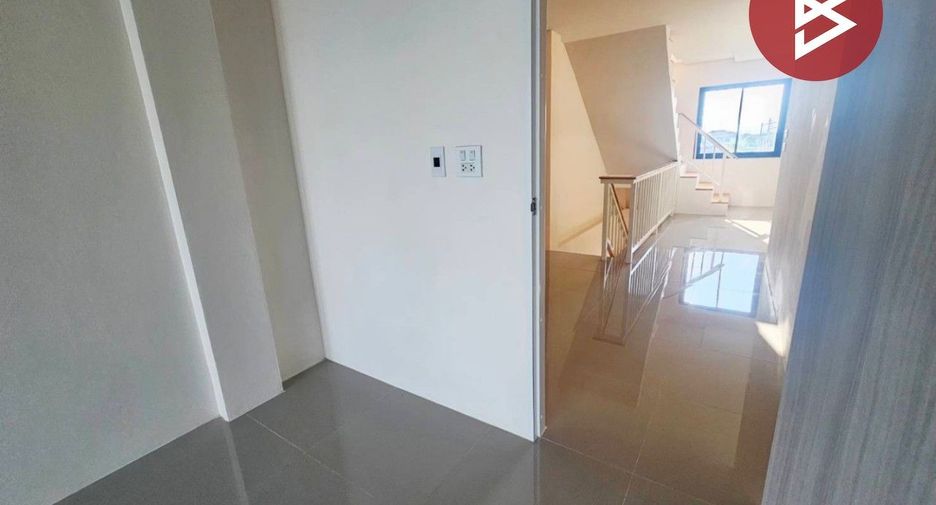 For sale 3 bedrooms retail Space in Mueang Chachoengsao, Chachoengsao