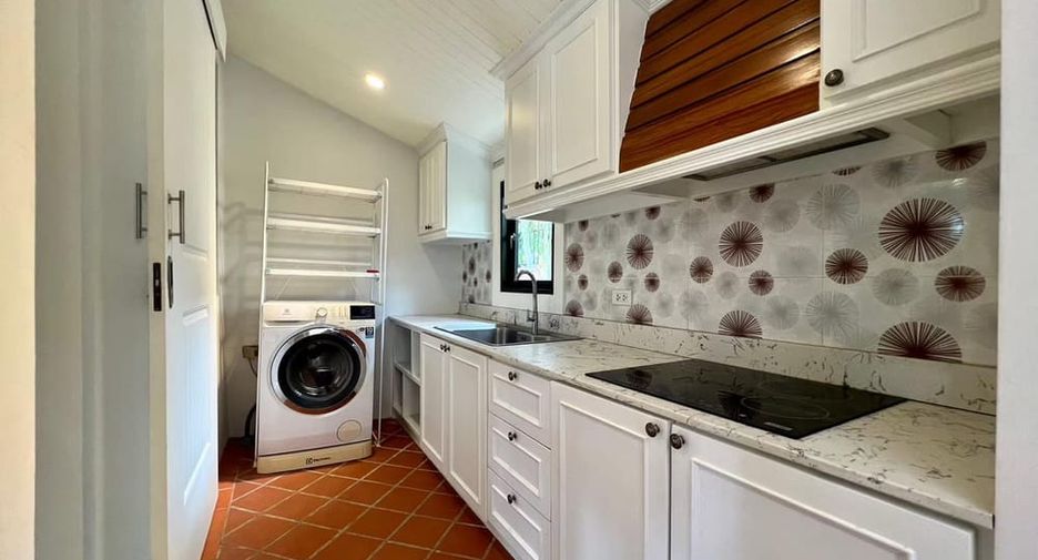 For rent 3 ベッドルーム villa in Sattahip, Chonburi