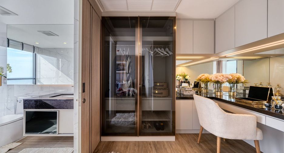 For sale 2 bedrooms condo in Pratumnak, Pattaya