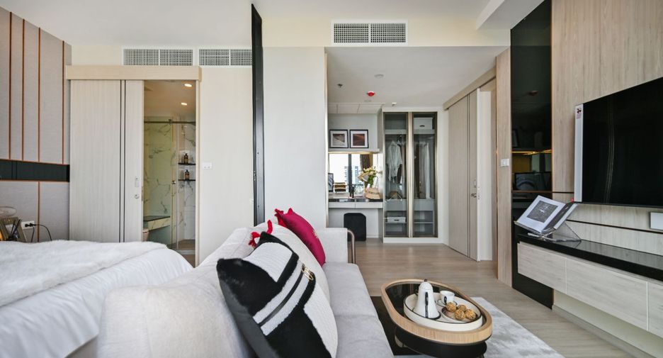 For sale 2 bedrooms condo in Pratumnak, Pattaya
