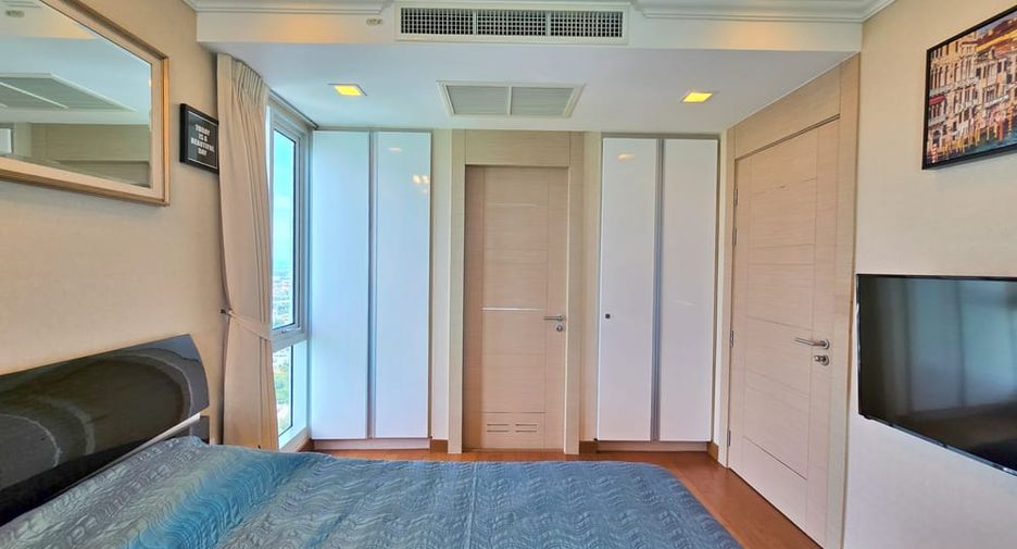 For rent 2 bedrooms condo in North Pattaya, Pattaya