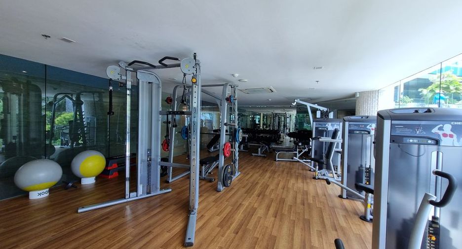 For rent 2 bedrooms condo in North Pattaya, Pattaya