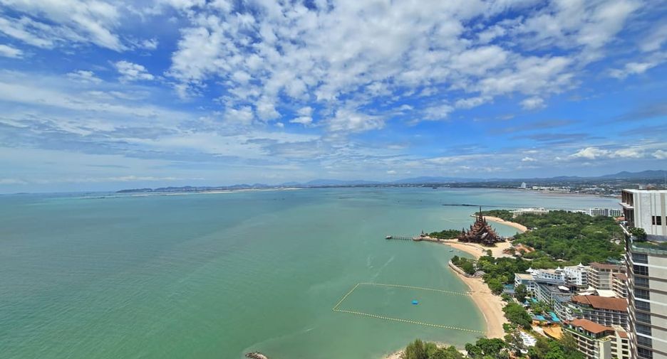 For rent 2 bedrooms condo in North Pattaya, Pattaya