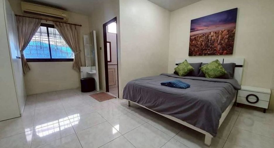 Casa adosada en alquiler de 4 habitaciones en Pratumnak, Pattaya