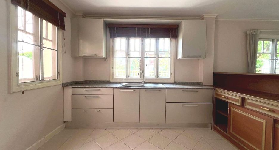 For sale 3 bedrooms house in Sai Mai, Bangkok
