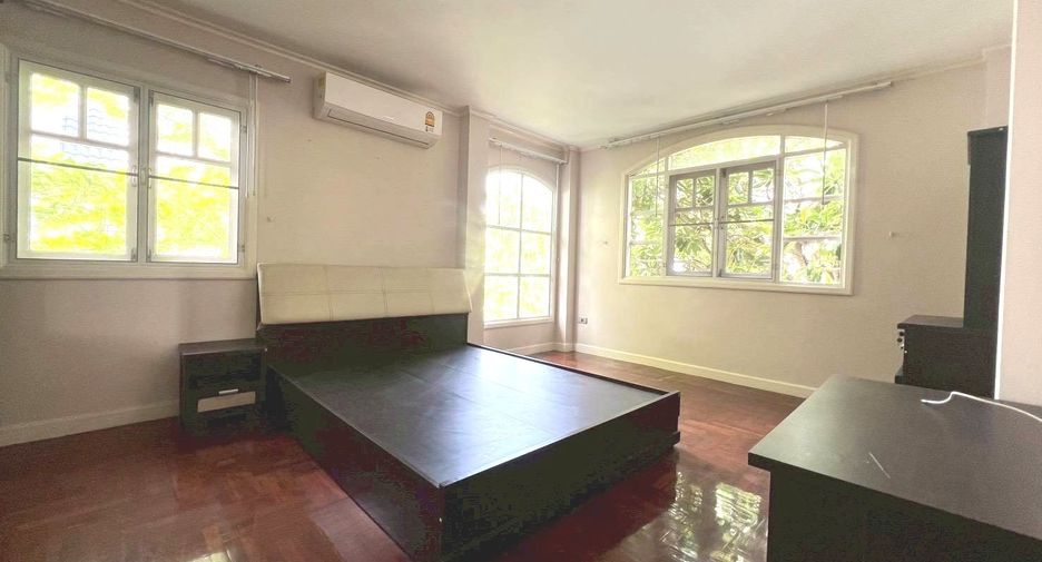 For sale 3 bedrooms house in Sai Mai, Bangkok