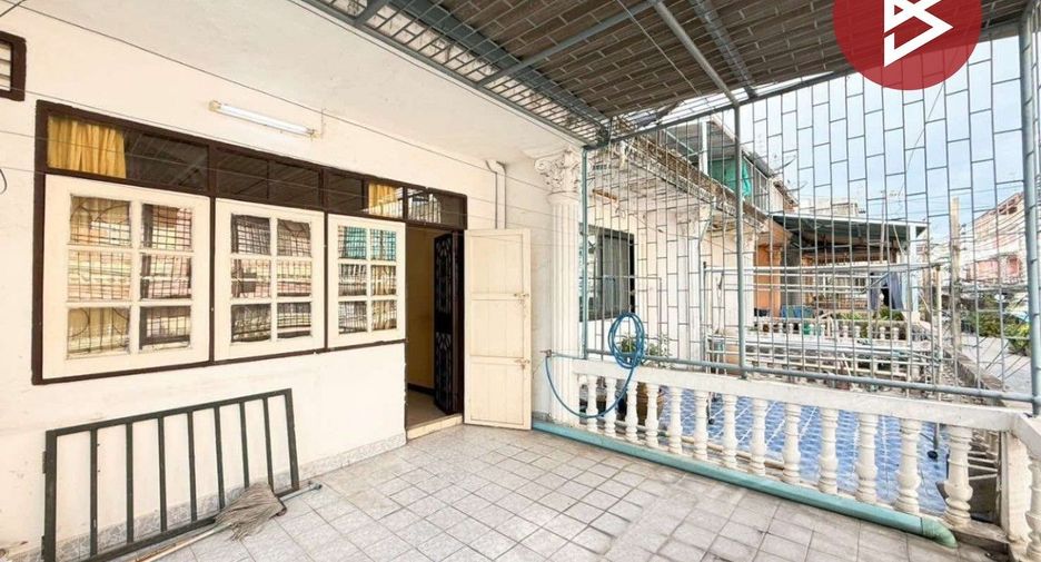À vendre 3 chambres maison de ville à Thung Khru, Bangkok