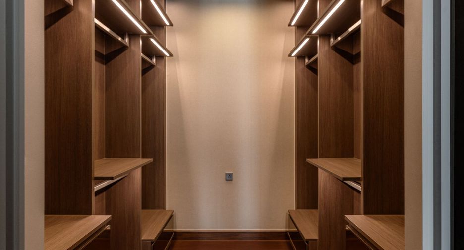 Condo en alquiler de 2 habitaciones en Khlong Toei, Bangkok