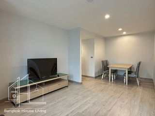 For rent 2 bedrooms apartment in Watthana, Bangkok