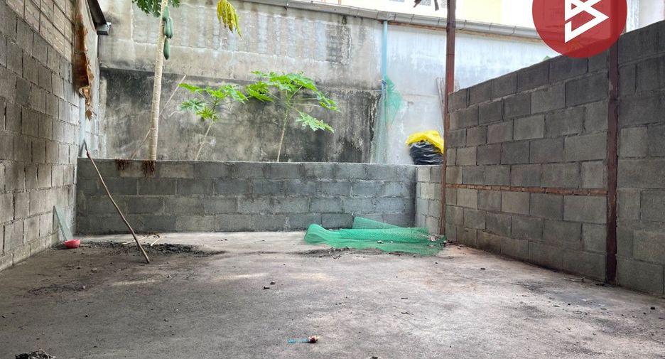 Gewerbefläche zum Kauf mit 2 Zimmer in Mueang Chon Buri, Chonburi