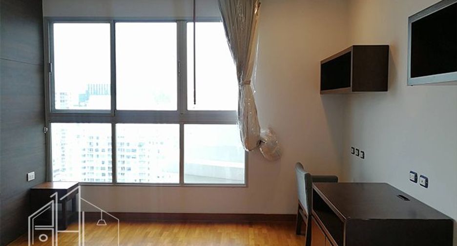 À louer 4 chambres condo à Watthana, Bangkok