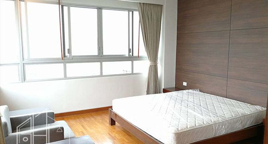À louer 4 chambres condo à Watthana, Bangkok