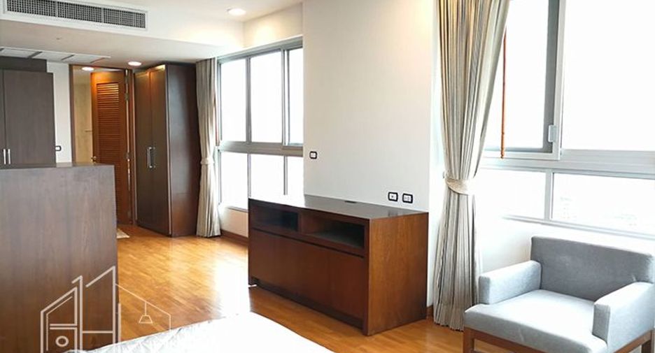 À louer 4 chambres condo à Watthana, Bangkok
