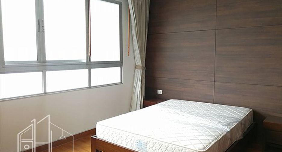 À louer 4 chambres condo à Watthana, Bangkok