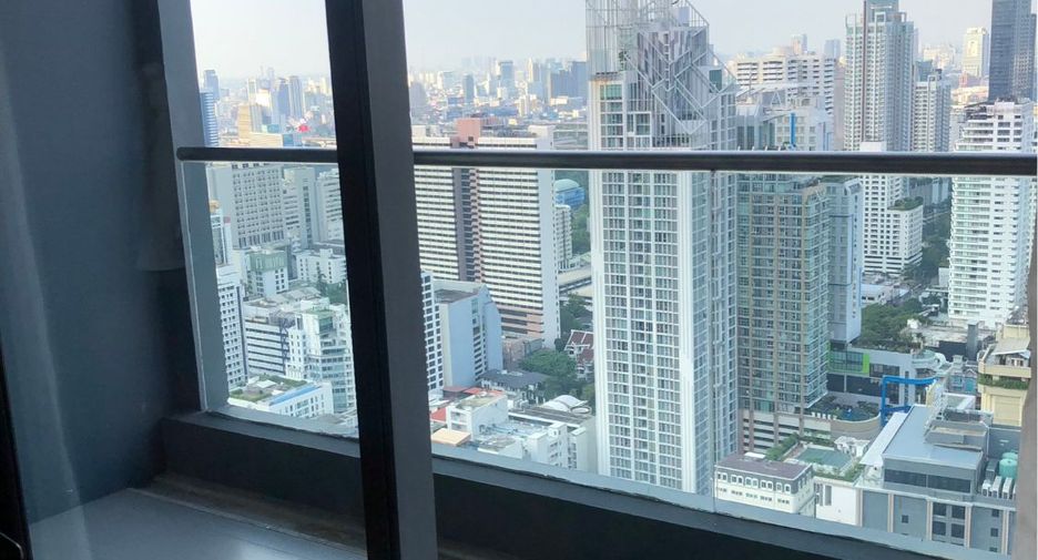 À louer 3 chambres condo à Khlong Toei, Bangkok