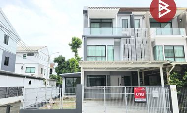 For sale 3 ベッドルーム townhouse in Khan Na Yao, Bangkok