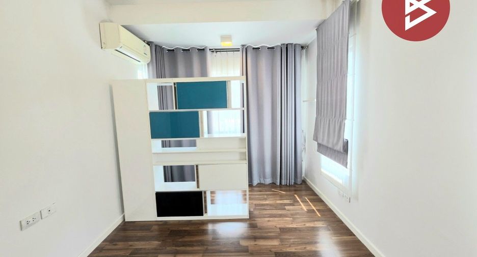 For sale 3 ベッドルーム townhouse in Khan Na Yao, Bangkok