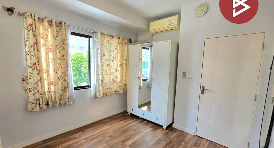 For sale 3 ベッドルーム townhouse in Khan Na Yao, Bangkok