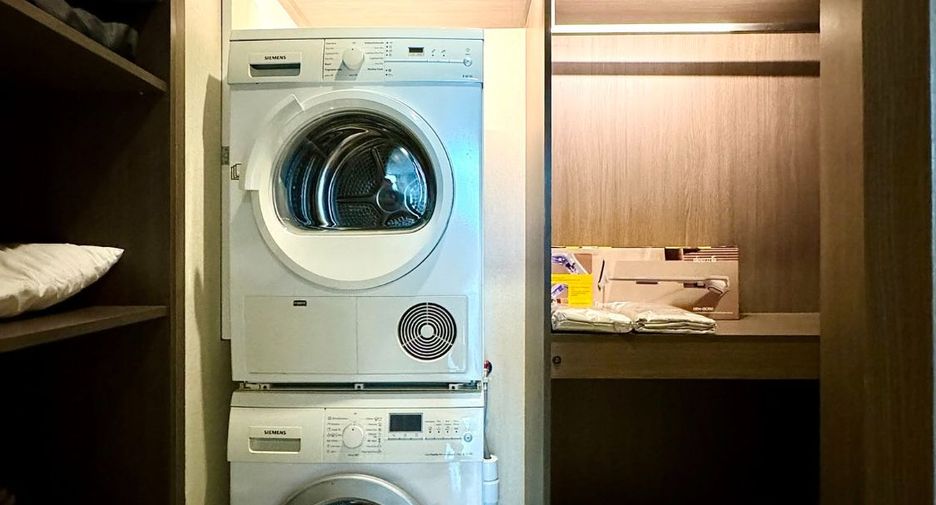 Condo en alquiler de 2 habitaciones en Khlong Toei, Bangkok