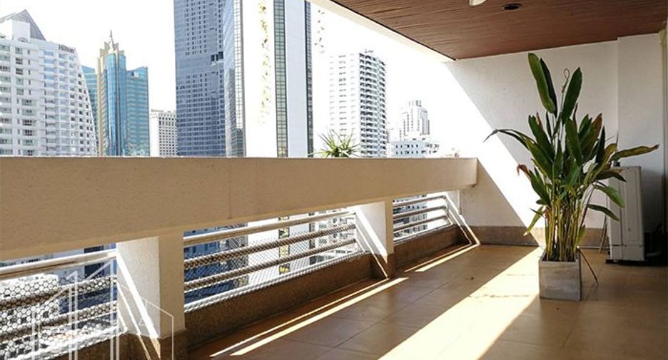 À louer 4 chambres condo à Watthana, Bangkok