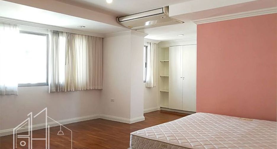 À louer 4 chambres condo à Watthana, Bangkok