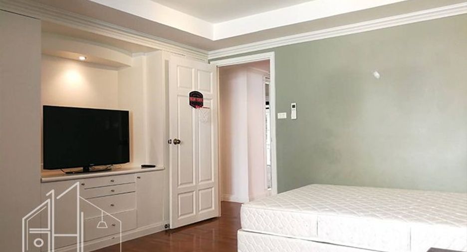 À louer 4 chambres condo à Watthana, Bangkok