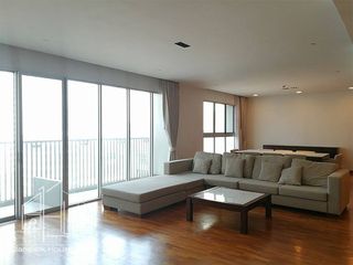 For rent 3 bedrooms apartment in Watthana, Bangkok