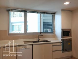 For rent 3 bedrooms apartment in Watthana, Bangkok