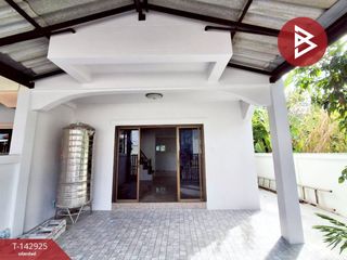 出售 3 卧室 联排别墅 在 Khlong Sam Wa, 曼谷