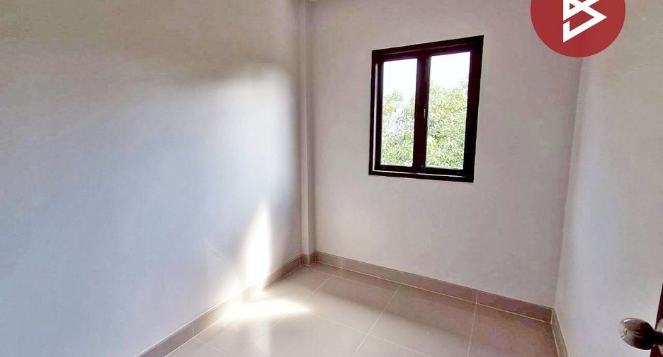 For sale 3 bedrooms townhouse in Khlong Sam Wa, Bangkok