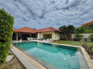 À louer 4 chambres villa à Huay Yai, Pattaya