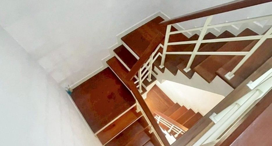 For sale 4 bedrooms townhouse in Bang Phli, Samut Prakan