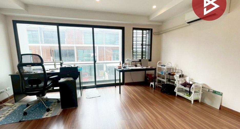 For sale 4 bedrooms townhouse in Bang Phli, Samut Prakan