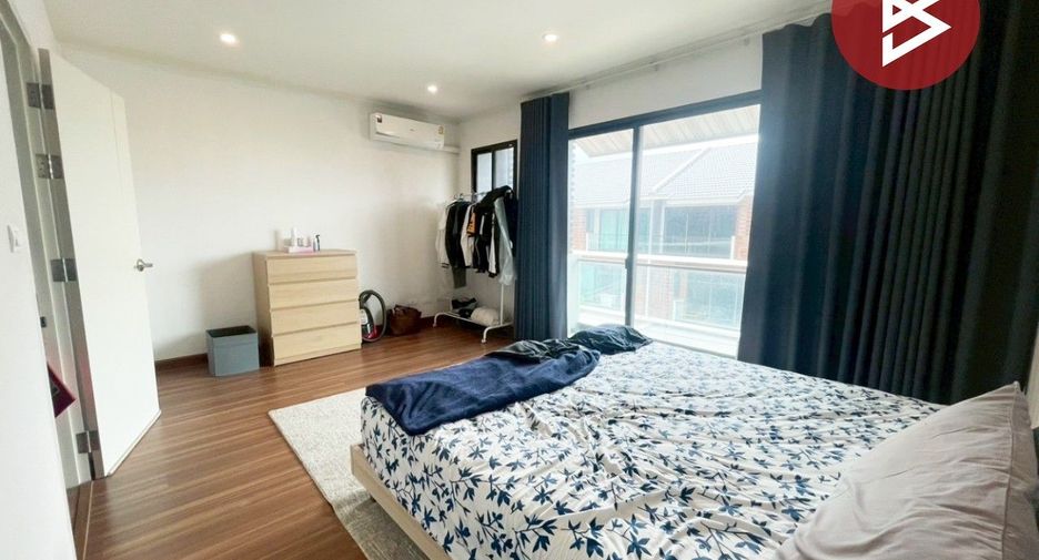 For sale 4 bedrooms townhouse in Bang Phli, Samut Prakan
