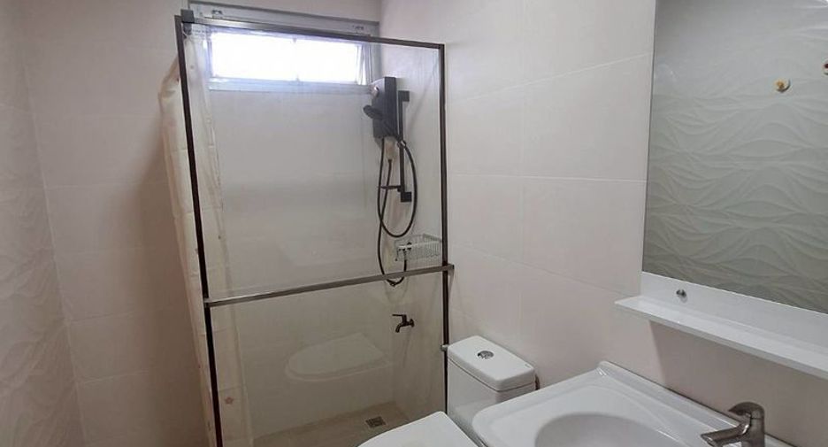 For rent 2 bedrooms condo in Si Racha, Chonburi