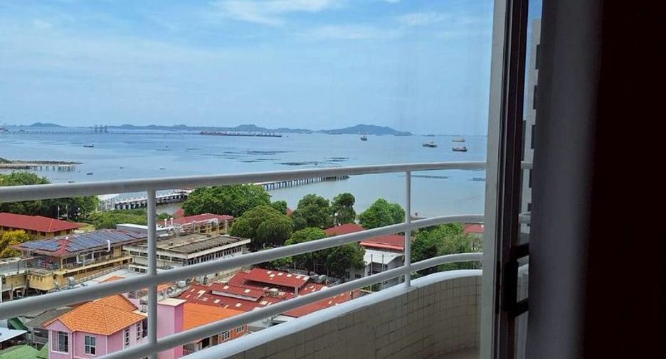 For rent 2 bedrooms condo in Si Racha, Chonburi