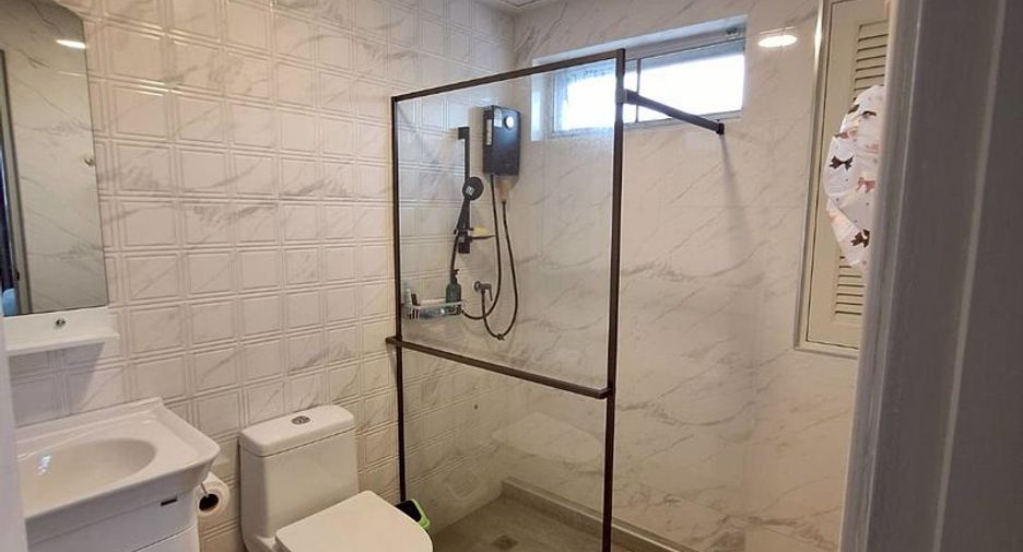 For rent 2 bedrooms condo in Si Racha, Chonburi