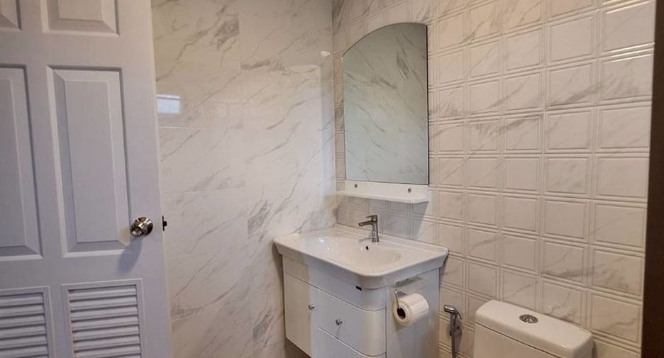 For rent 2 bedrooms condo in Si Racha, Chonburi