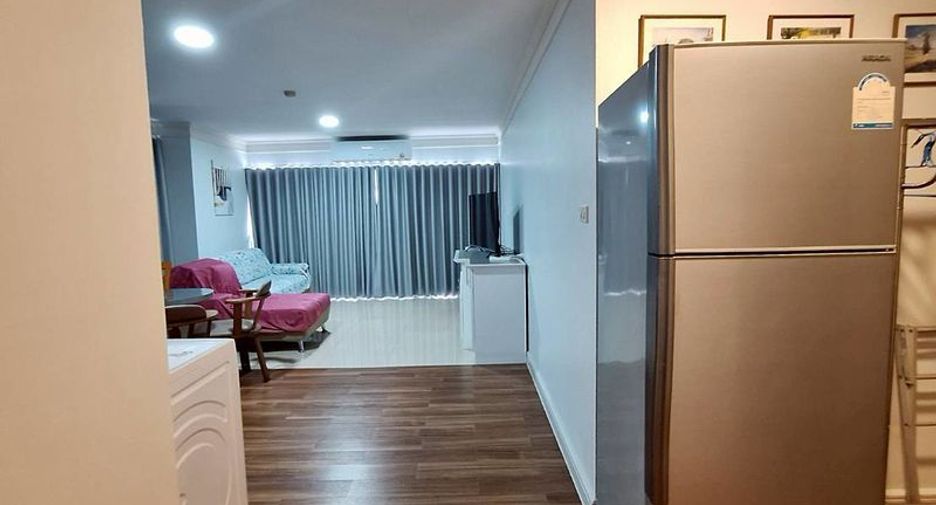 For rent 2 bedrooms condo in Si Racha, Chonburi