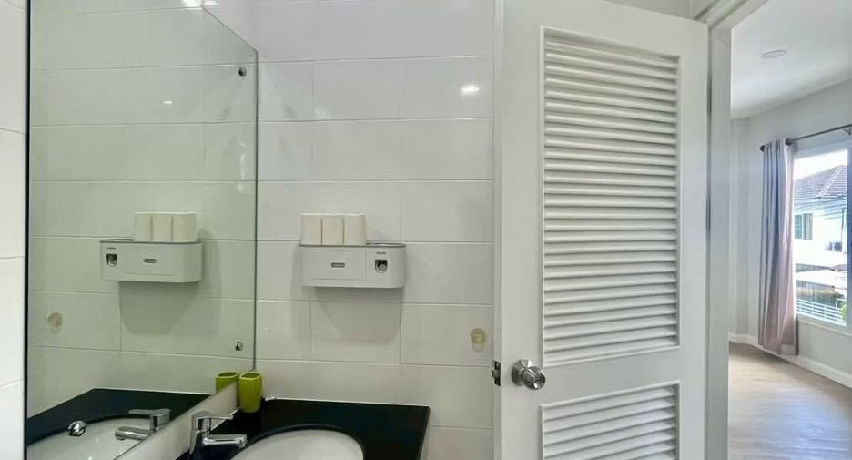 For rent 3 bedrooms house in Mueang Chiang Mai, Chiang Mai