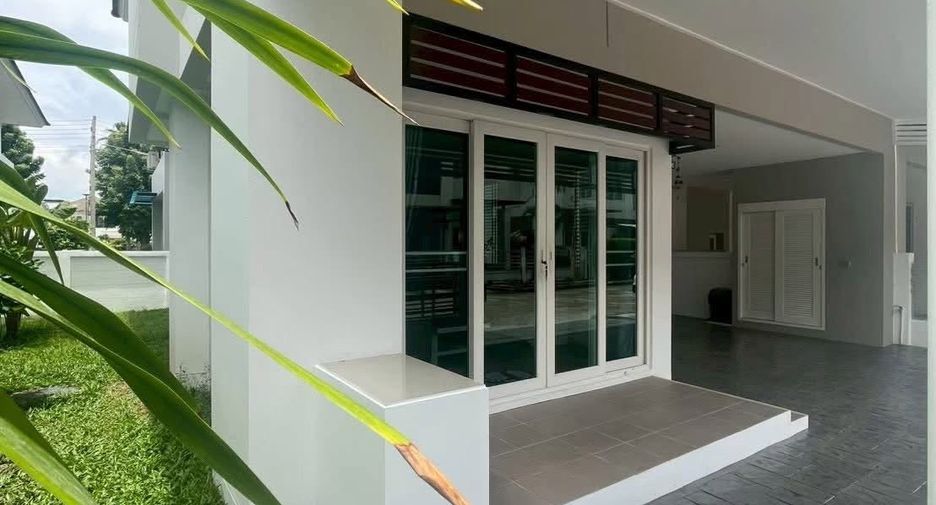 For rent 3 bedrooms house in Mueang Chiang Mai, Chiang Mai